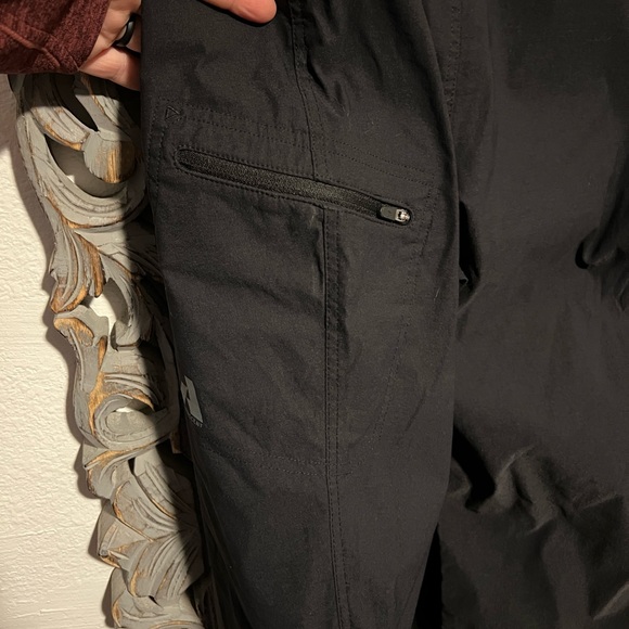 Women’s Black Eddie Bauer First Ascent Button Fly Crop Pants Size 18 Convertible - Picture 3 of 8
